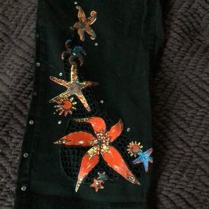 Haven Bleu hand painted with crystals Capris- med